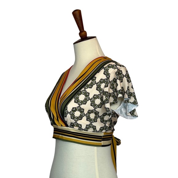 Retro Green Geometric Ruffled Wrap Top Bikini - Picture 10 of 16